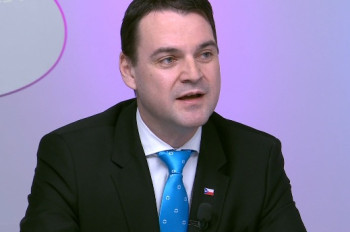 Pavel odsoudil hákové kříže. Macinka mu připomněl Beneše
