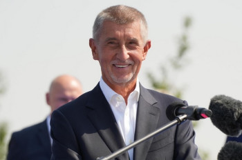 Babiš chce konec zbytečných cest na úřady. SPZ má zůstat řidiči