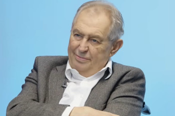 „Nelze mu zcela věřit.“ Zeman zpochybnil Pavla