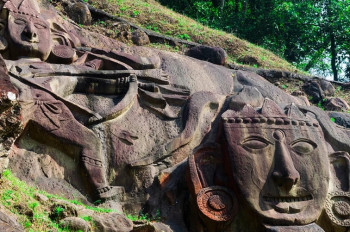 Unakoti. Kamenné božstvo, které nedává smysl ani dnes