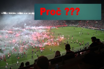Derby Slavia -  Sparta v Edenu začala růžovou mlhou a skončilo zběsile nájezdem