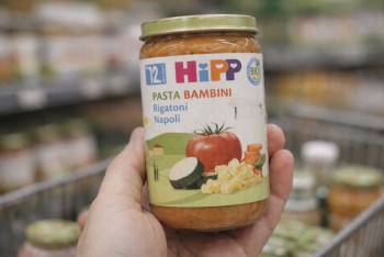 Otrávená výživa HiPP. Varování přišlo z Rakouska