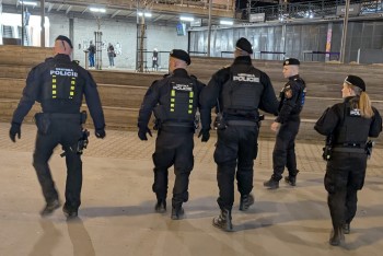 Noční akce Centrum pokračuje, strážníci znovu vyrazili do ulic